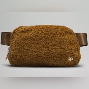 Lululemon Sherpa Belt Bag